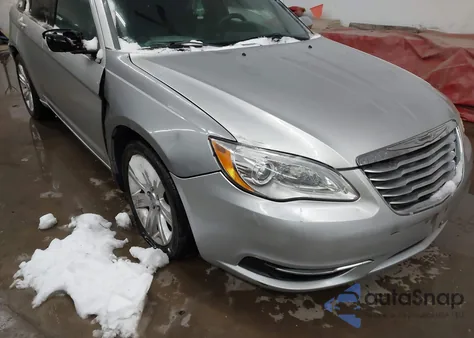 2012 Chrysler 200 Lx z USA, uszkodzony, nr VIN 1C3CCBAB6CN179768